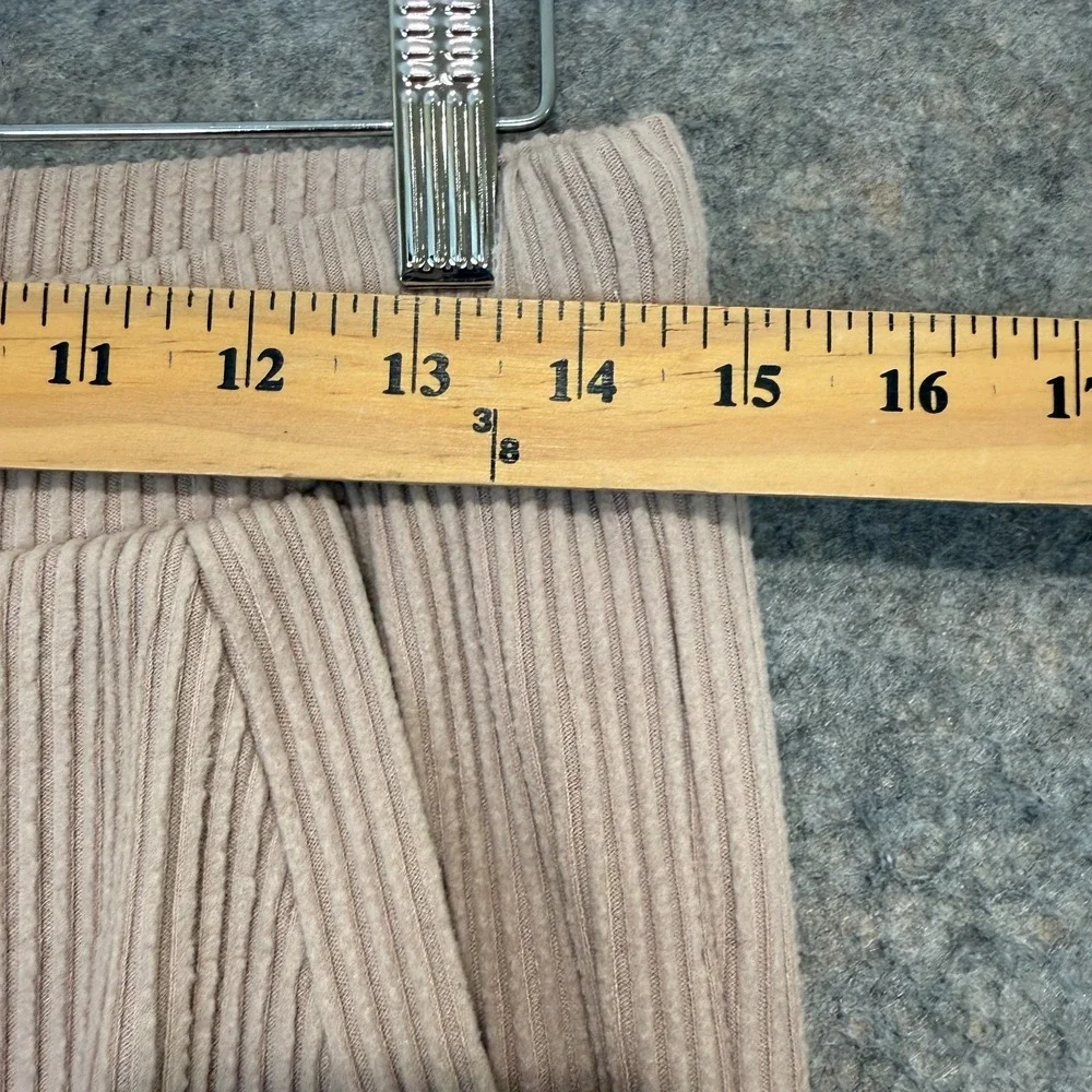 ALO Yoga no measurements